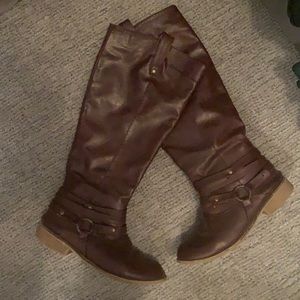Knee high maroon/brown boots